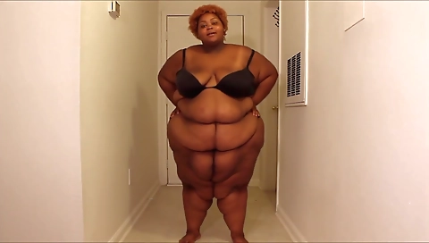 I'm a sexy and sexy ebony woman showing off my body