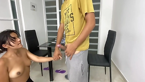 Latina teen handjob video with a nice body and tits