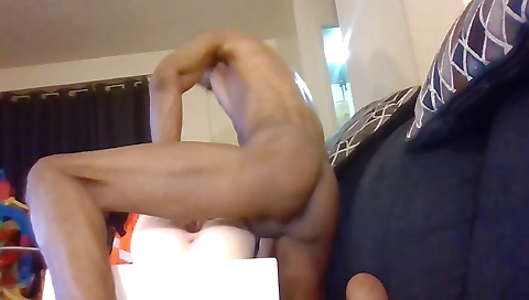 Busty babe gets fucked in her ass in amateur video