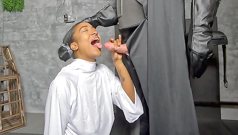 Brunette 18+ with tattooed feet fucks in the foot job