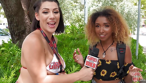 I masturbate on my camera in sexy amateur solo video