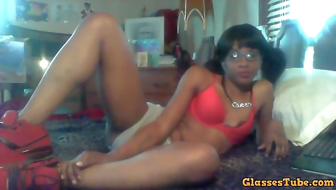 Sexy black beauty naked in a sexy brunette film clip