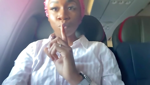 Hot amateur ebony girl fucks herself on the webcam